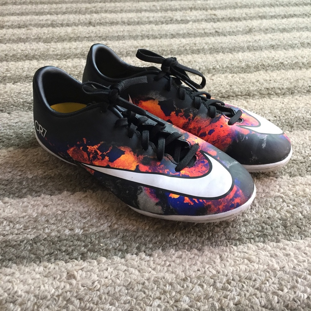 Nike cr7 mercurial indoor soccer shoes